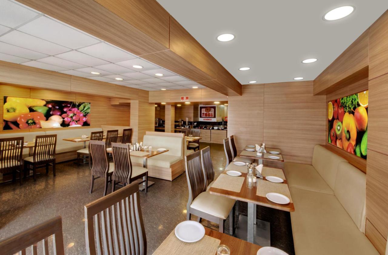 Central Beacon Hotel Surat Ngoại thất bức ảnh